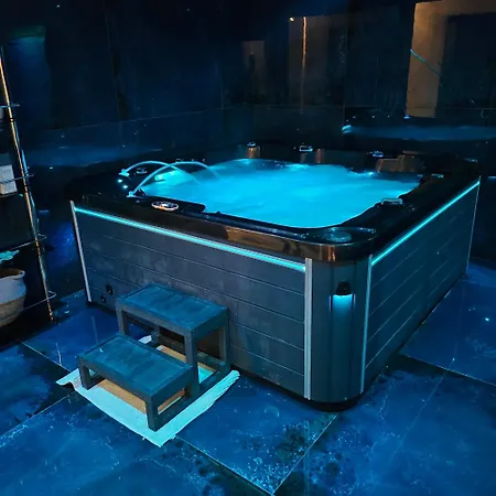 Signature Piscine Jacuzzi Villa *